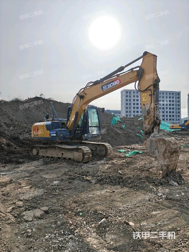 右前45(整機(jī)外觀) 右前45(整機(jī)外觀)