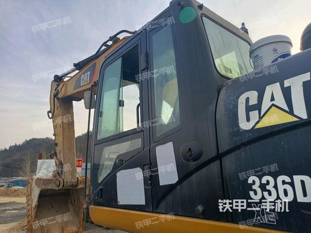 駕駛室左后45度(駕駛室部分) 駕駛室左后45度(駕駛室部分)