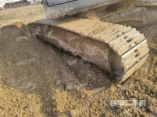 左驅(qū)動輪（行走機(jī)構(gòu)）