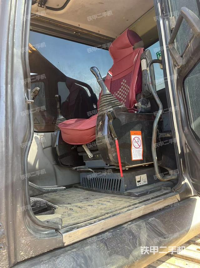 駕駛室整體（整機(jī)外觀）