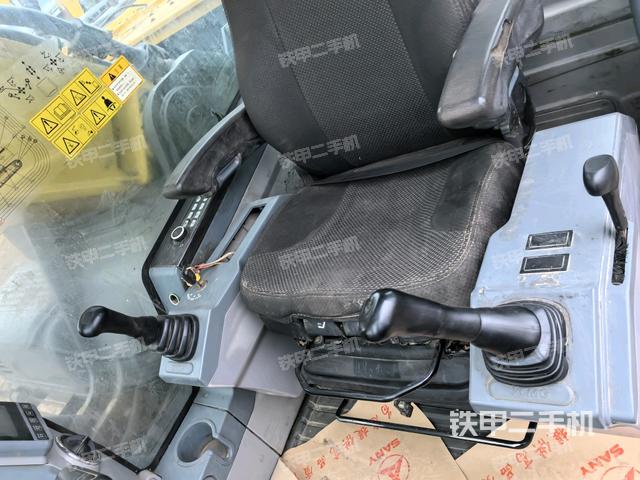 座椅后部(駕駛室部分) 座椅后部(駕駛室部分)
