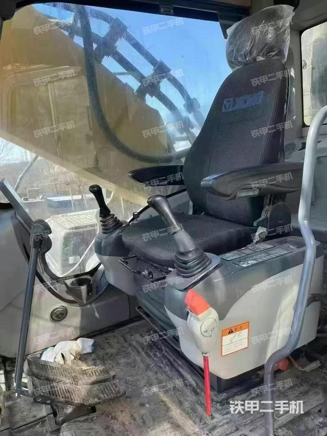 驾驶室整体（整机外观）