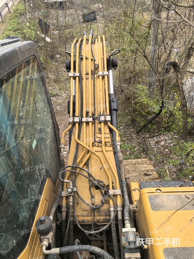 大臂背部俯視（工作和回轉(zhuǎn)裝置）