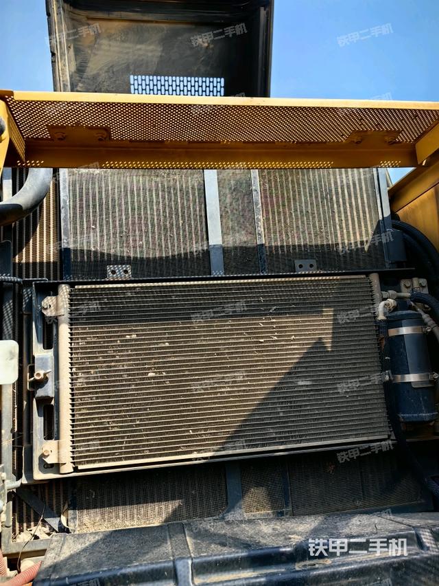 散熱器正面（大件艙室）