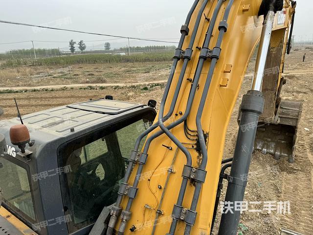 駕駛室頂部（整機(jī)外觀）