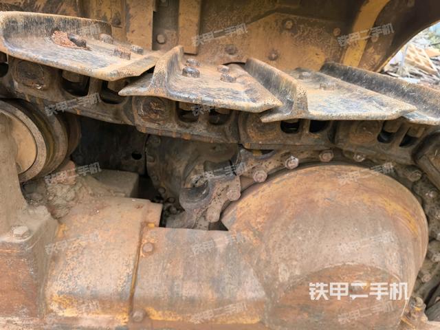 左側(cè)履帶全景（推土機底盤及工作裝置）