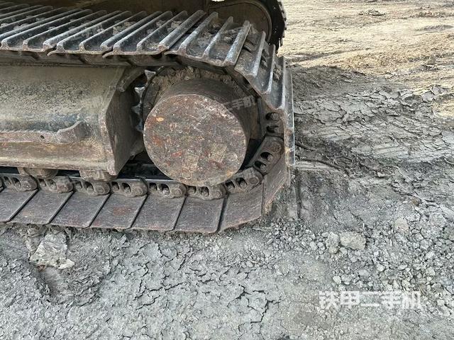 單側(cè)履帶整體（整機(jī)外觀）