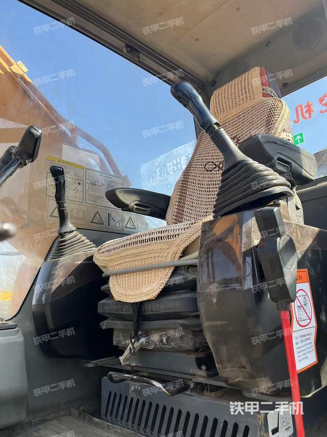 駕駛室整體（整機(jī)外觀）