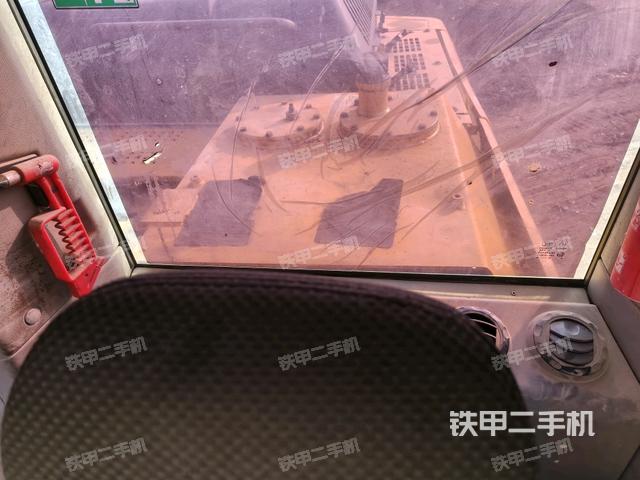 后窗玻璃角標(biāo)(駕駛室部分) 后窗玻璃角標(biāo)(駕駛室部分)
