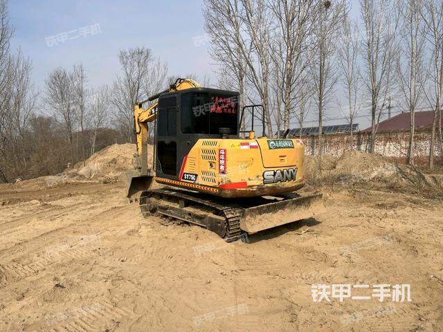 單側(cè)履帶整體(整機外觀) 單側(cè)履帶整體(整機外觀)