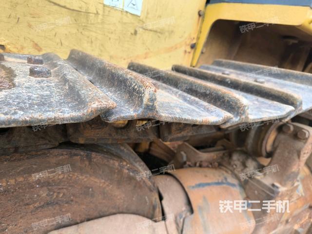 松土器全景（推土機底盤及工作裝置）