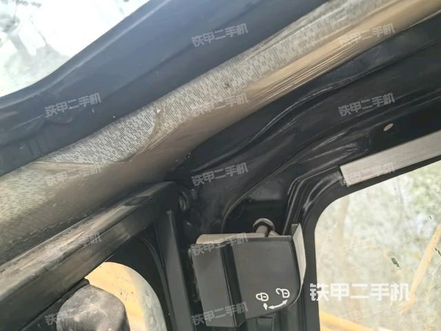 座椅右側(cè)控制臺/鑰匙門/油門/含右手柄（駕駛室部分）