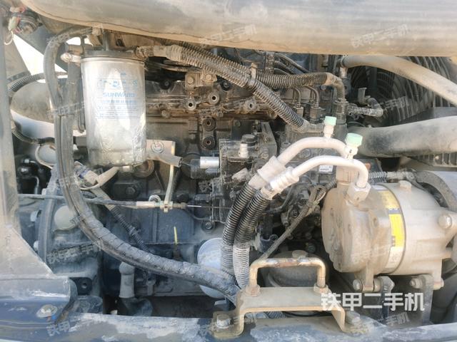 大臂根部?斜（工作和回轉(zhuǎn)裝置）