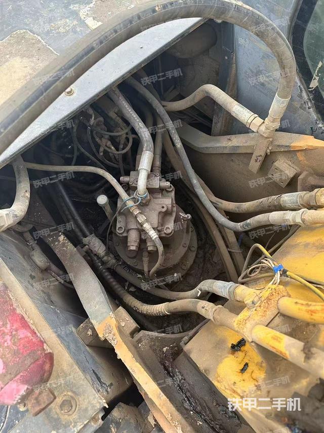 回轉(zhuǎn)馬達和主控閥（整機外觀）