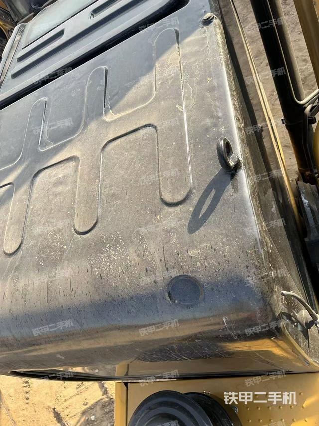 駕駛室頂部（整機(jī)外觀）