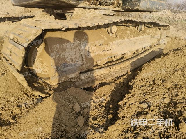 右驅(qū)動輪（行走機(jī)構(gòu)）