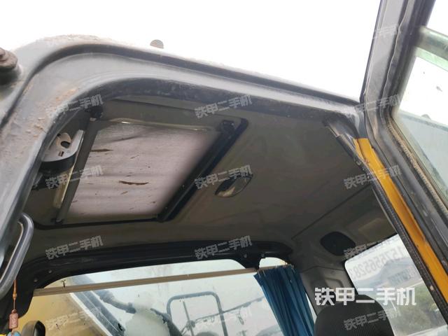 右側(cè)玻璃角標(biāo)（駕駛室部分）