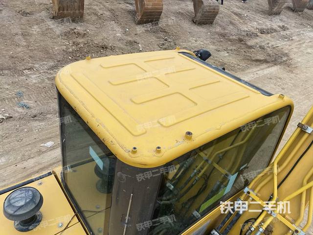 駕駛室頂部（整機(jī)外觀）