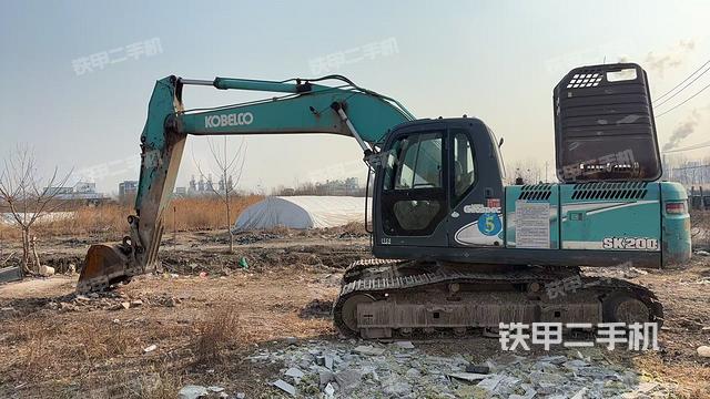 駕駛室整體(整機外觀) 駕駛室整體(整機外觀)