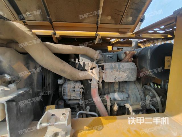 發(fā)動(dòng)機(jī)室（上車部件）