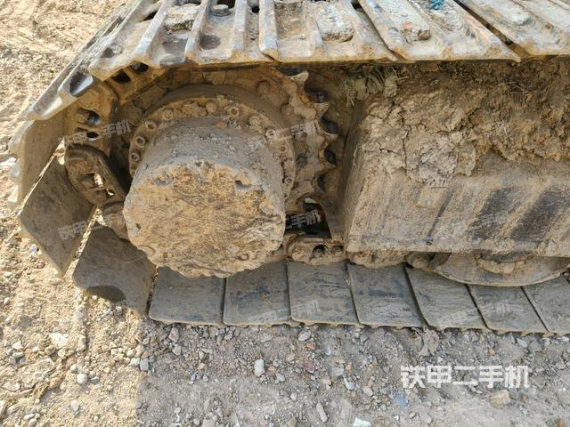 左驅(qū)動輪（行走機(jī)構(gòu)）