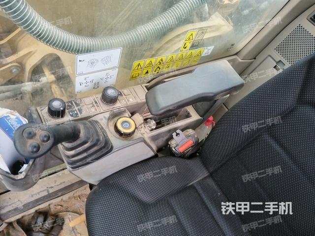 座椅左側(cè)控制臺(tái)/音響/含左手柄(駕駛室部分) 座椅左側(cè)控制臺(tái)/音響/含左手柄(駕駛室部分)