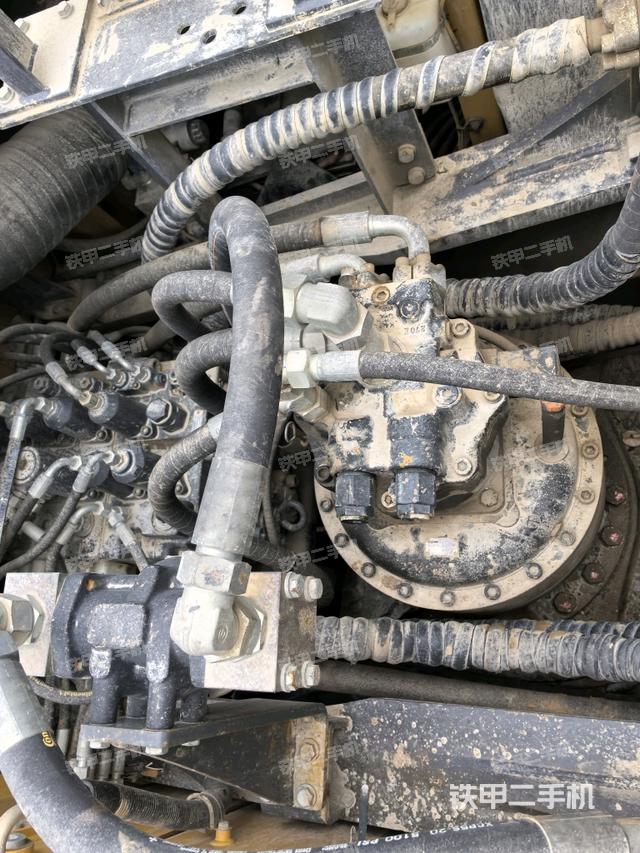 發(fā)動(dòng)機(jī)室（上車部件）