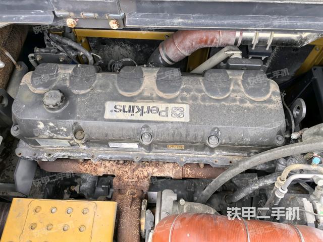 氣門室蓋螺絲特寫（上車部件）