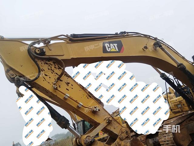 小臂整體左后(工作和回轉(zhuǎn)裝置) 小臂整體左后(工作和回轉(zhuǎn)裝置)