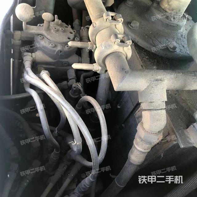 回轉(zhuǎn)馬達(dá)和主控閥（整機(jī)外觀）