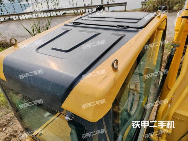 驾驶室顶部（整机外观）