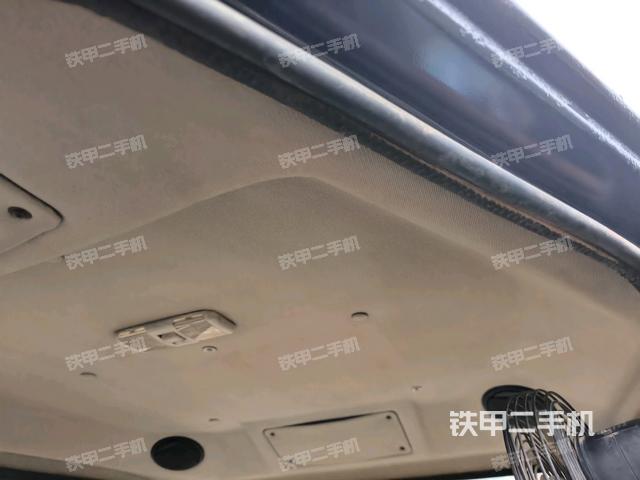 駕駛室內(nèi)部頂部（推土機駕駛室）