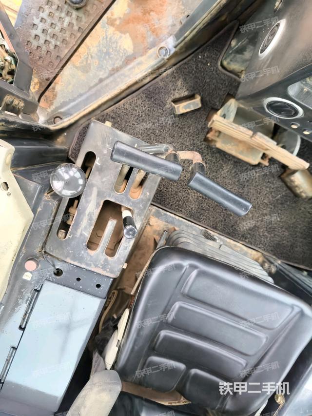 駕駛室左側(cè)全景照（推土機駕駛室）