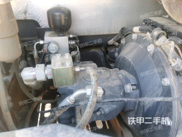 大臂背部俯視（工作和回轉(zhuǎn)裝置）