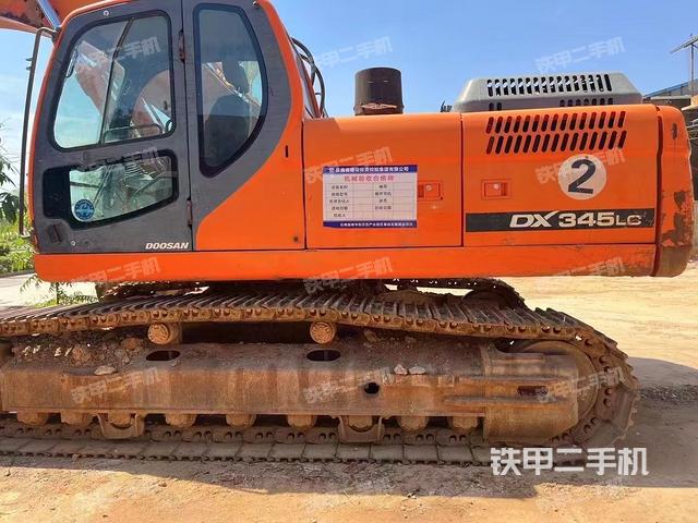 单侧履带整体（整机外观）