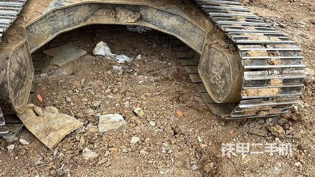 轉(zhuǎn)盤和下車架正前(工作和回轉(zhuǎn)裝置) 轉(zhuǎn)盤和下車架正前(工作和回轉(zhuǎn)裝置)