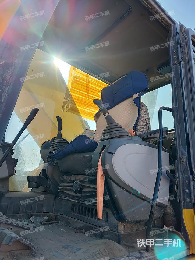 驾驶室整体（整机外观）