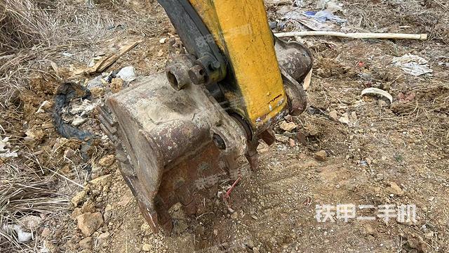 鏟斗右后整體(工作和回轉(zhuǎn)裝置) 鏟斗右后整體(工作和回轉(zhuǎn)裝置)
