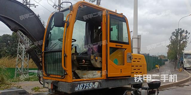 驾驶室整体（整机外观）