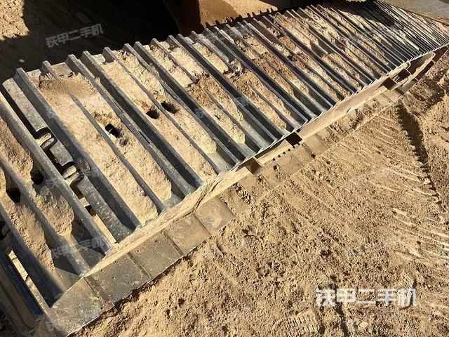 單側履帶整體（整機外觀）