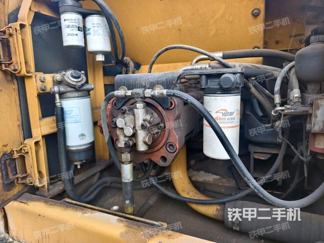 液壓泵斜45?右（大件艙室）