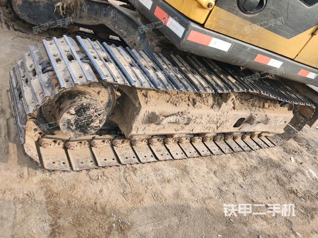 右側(cè)履帶整體?(行走機(jī)構(gòu)) 右側(cè)履帶整體?(行走機(jī)構(gòu))