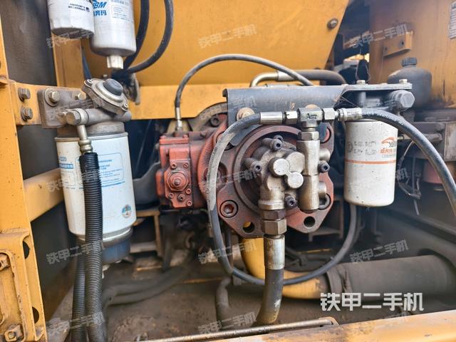 液壓泵斜45?左（大件艙室）