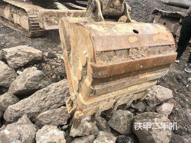 鏟斗45度(工作和回轉(zhuǎn)裝置) 鏟斗45度(工作和回轉(zhuǎn)裝置)