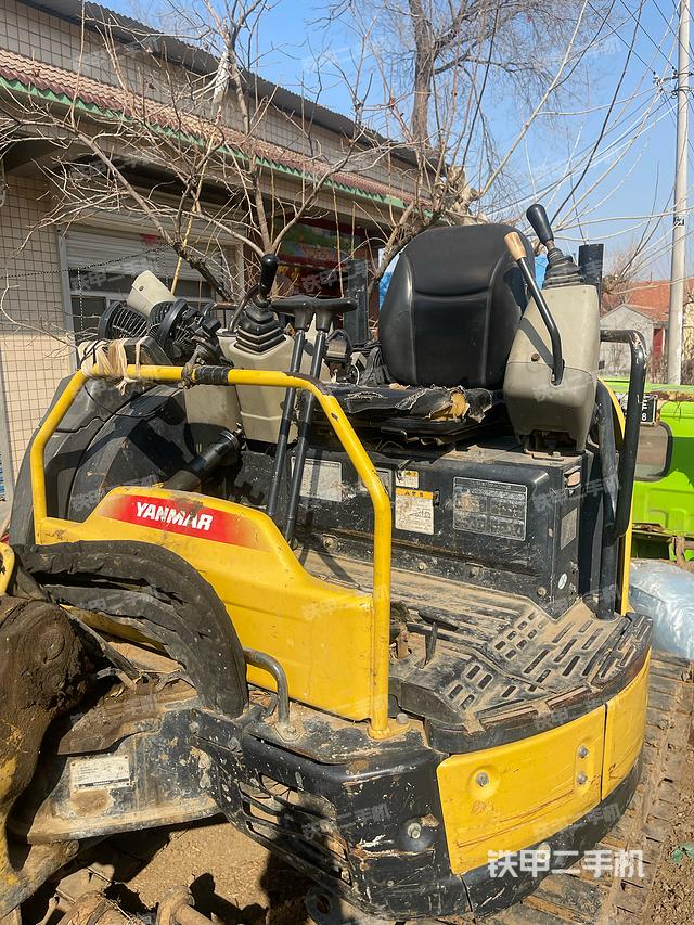 驾驶室顶部（整机外观）