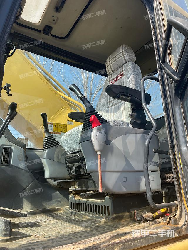 駕駛室整體（整機(jī)外觀）