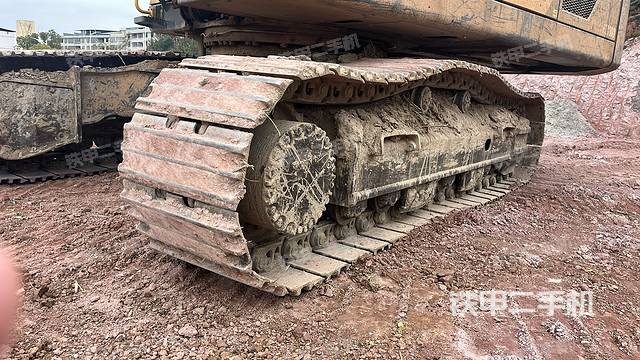 单侧履带整体（整机外观）