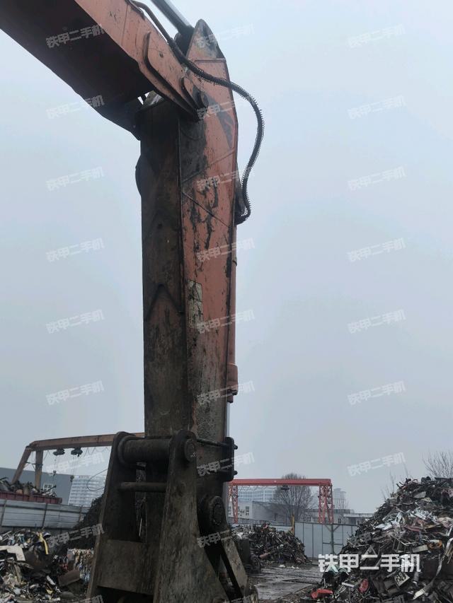 小臂整體右前(工作和回轉(zhuǎn)裝置) 小臂整體右前(工作和回轉(zhuǎn)裝置)