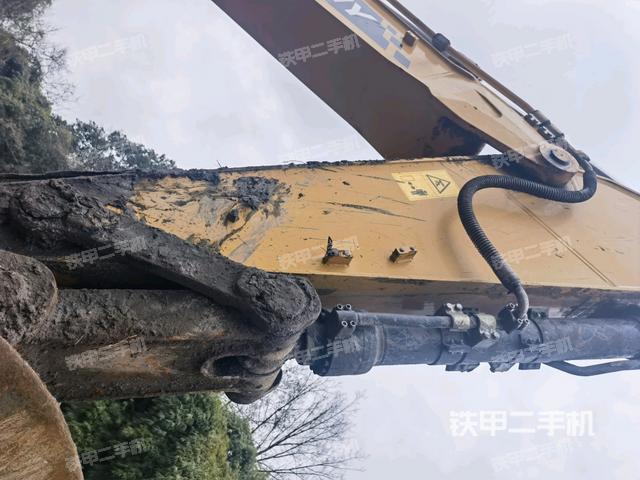 大臂油缸整體?豎拍(工作和回轉(zhuǎn)裝置) 大臂油缸整體?豎拍(工作和回轉(zhuǎn)裝置)