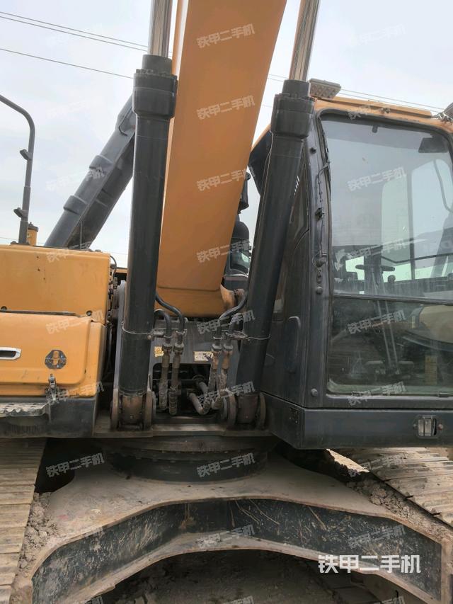 大臂油缸整體?豎拍（工作和回轉(zhuǎn)裝置）